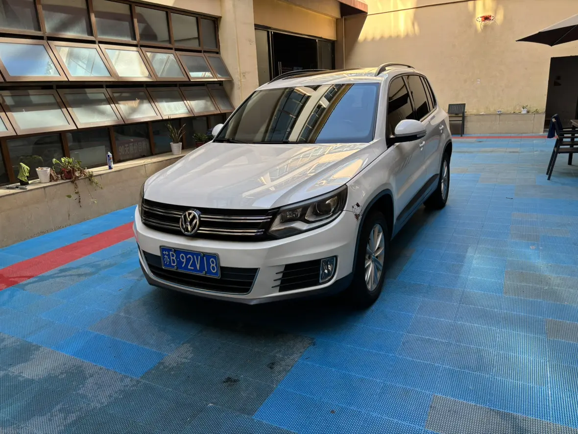Volkswagen Tiguan (Tharu)