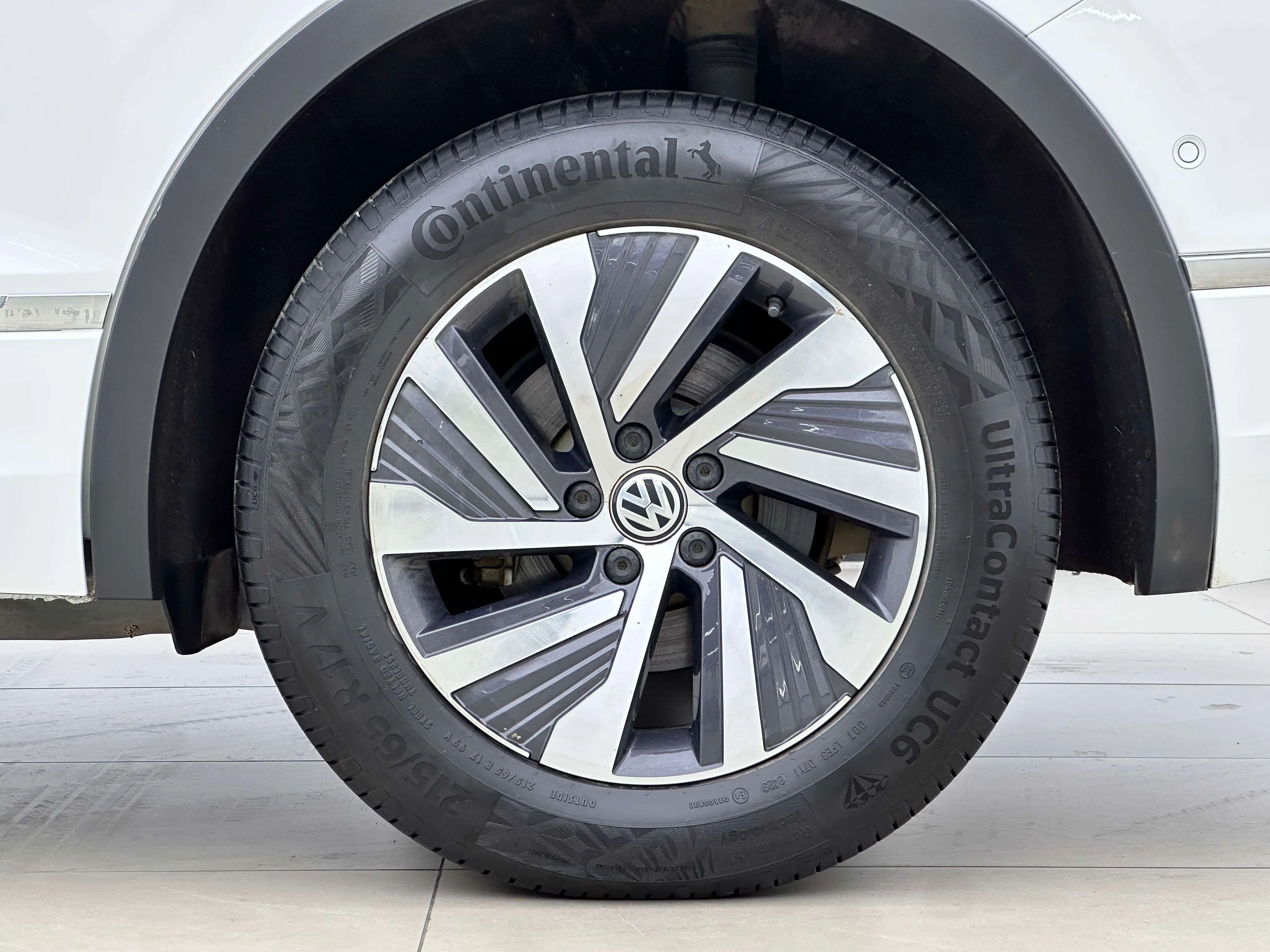 Volkswagen Tiguan L PHEV