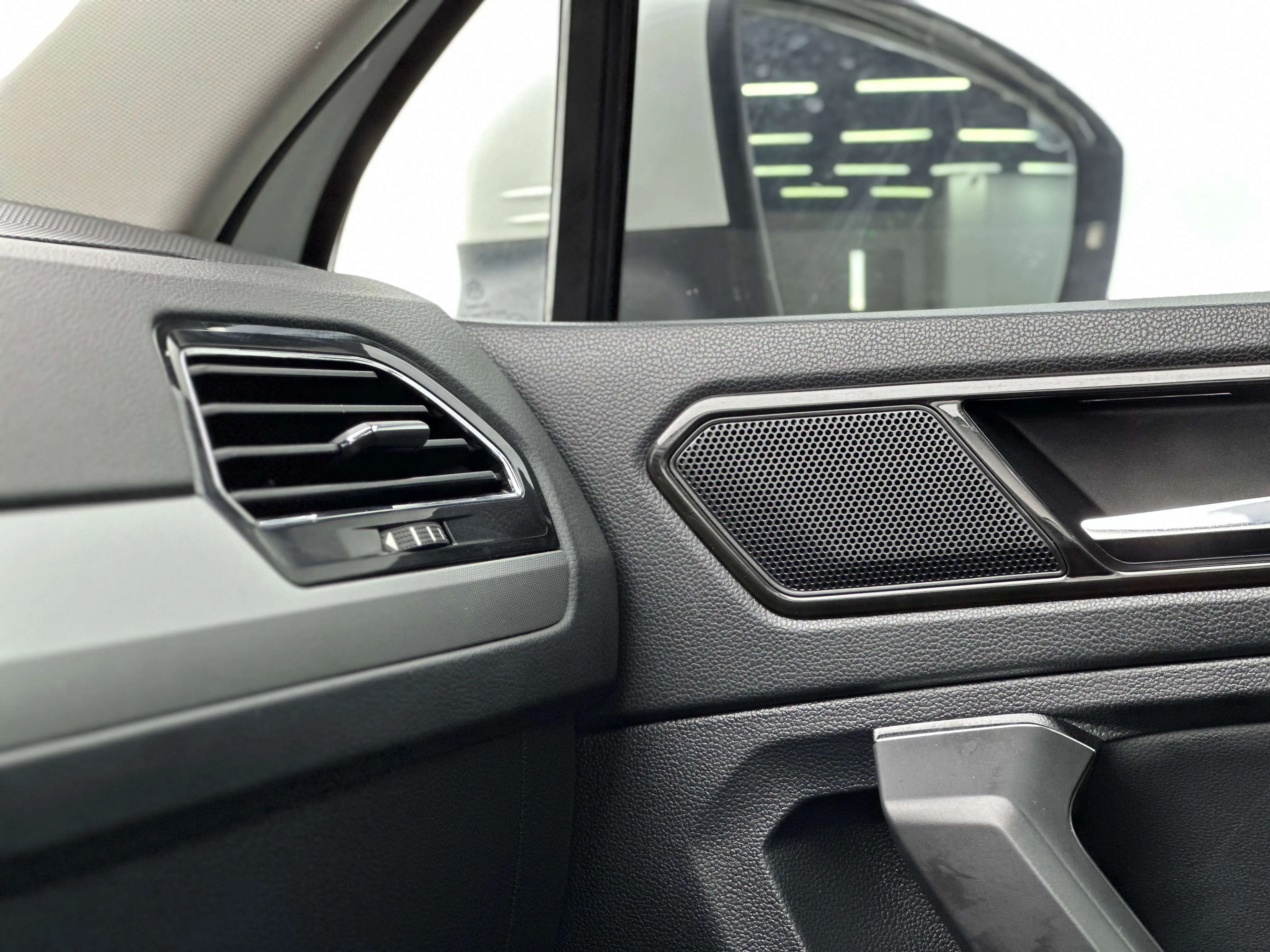 Volkswagen Tiguan L PHEV