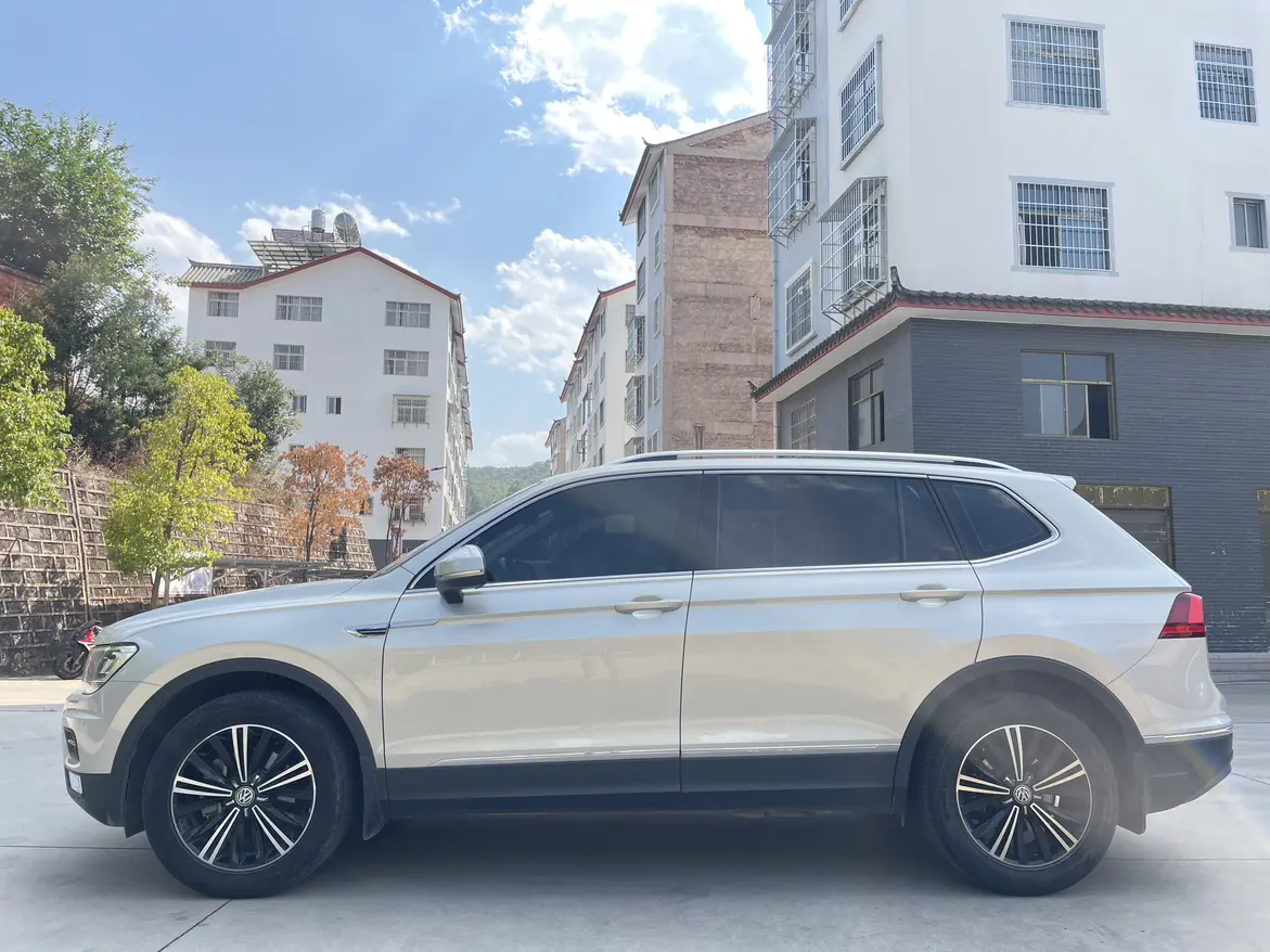 Volkswagen Tiguan L