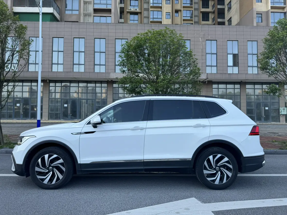 Volkswagen Tiguan L