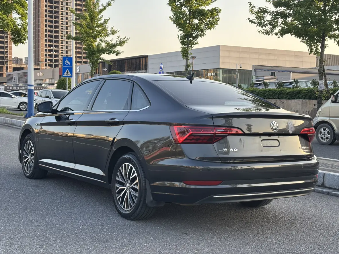 Volkswagen Sagitar