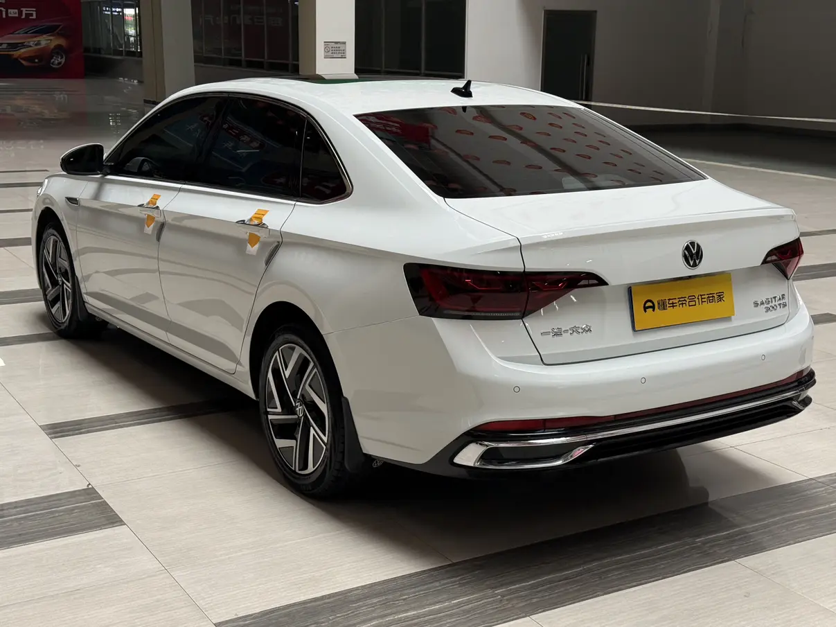 Volkswagen Sagitar