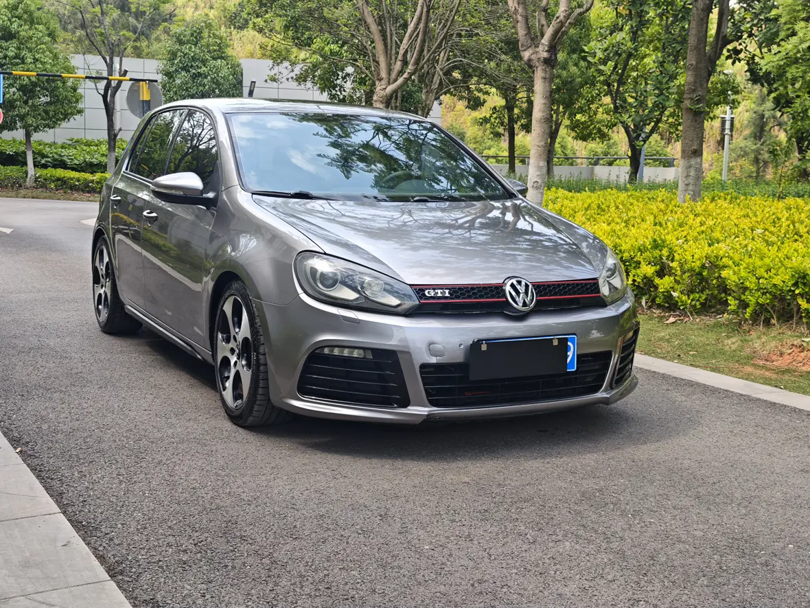 Volkswagen Golf GTI