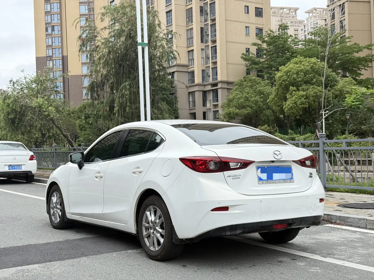 Mazda Axela