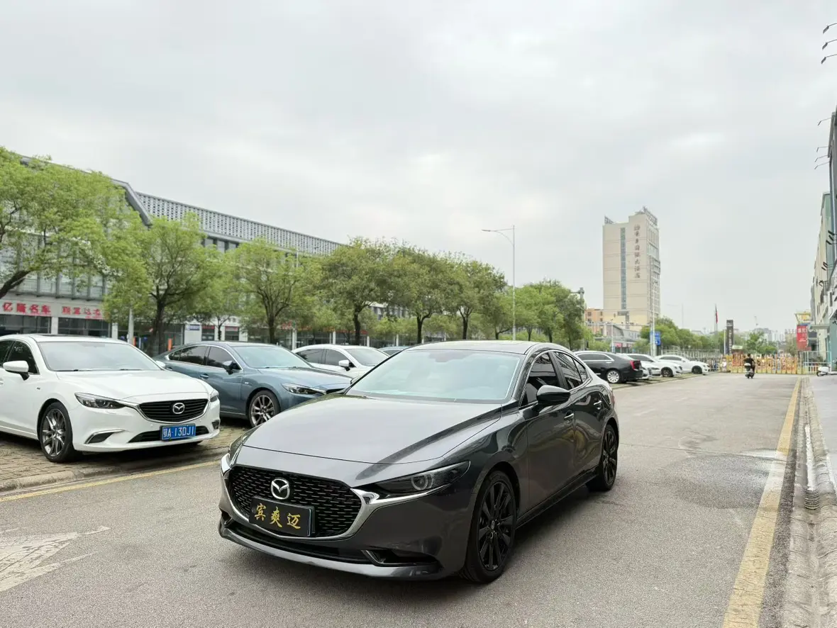 Mazda Axela
