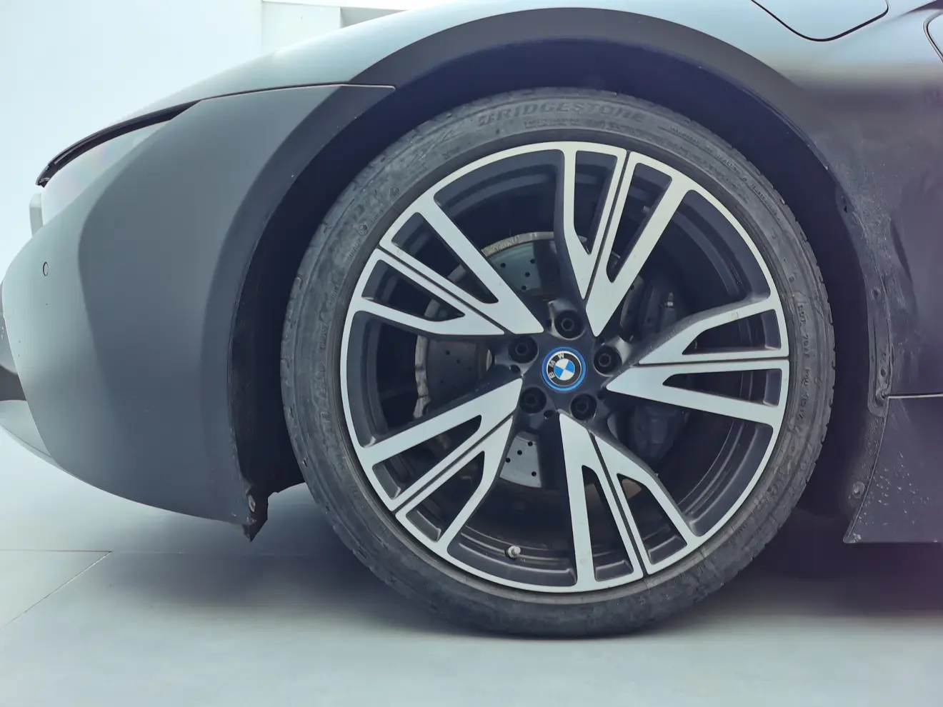 BMW i8