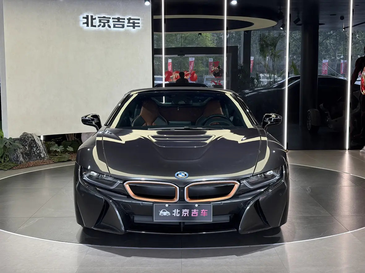 BMW i8