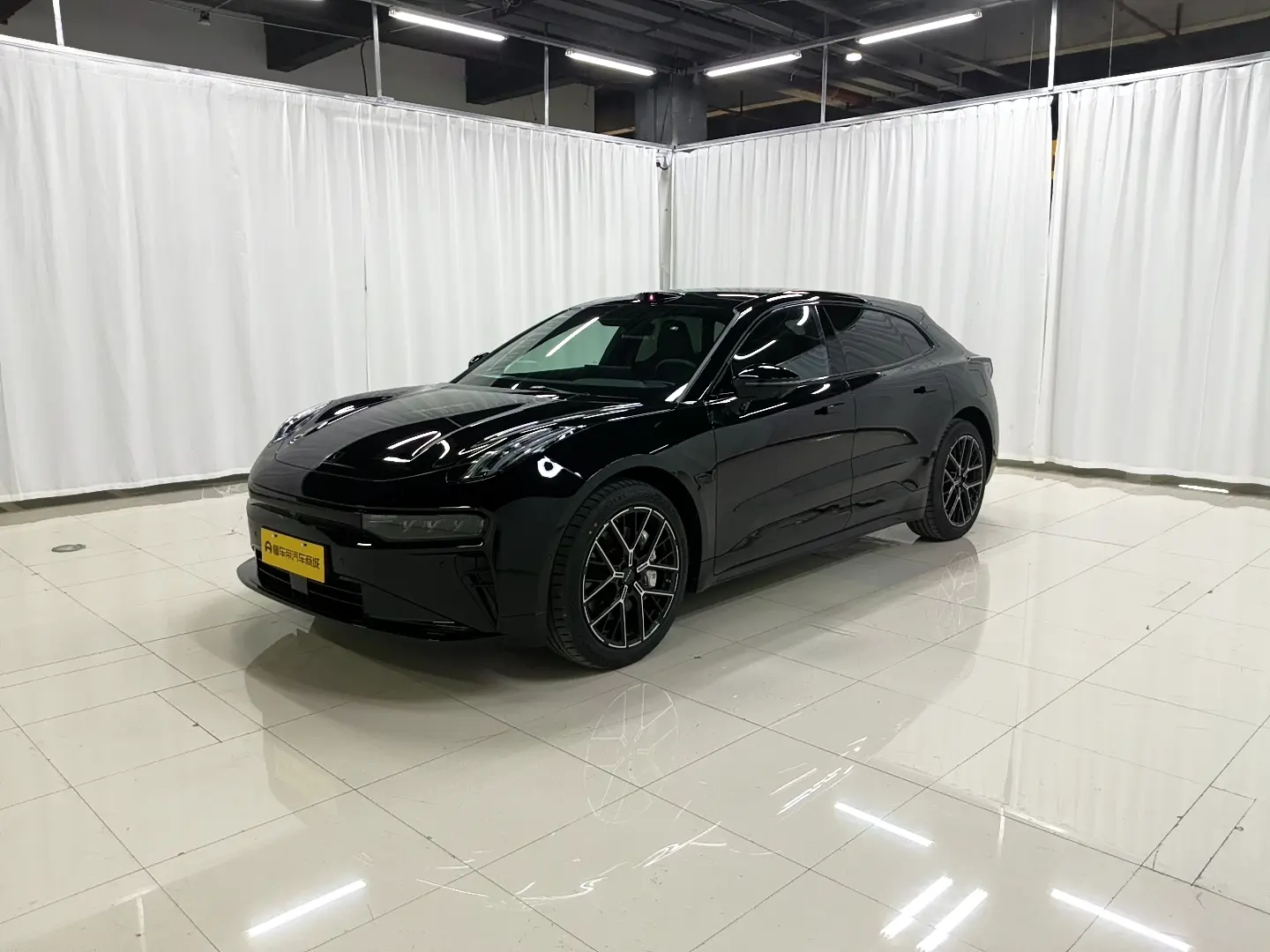 ZEEKR 001