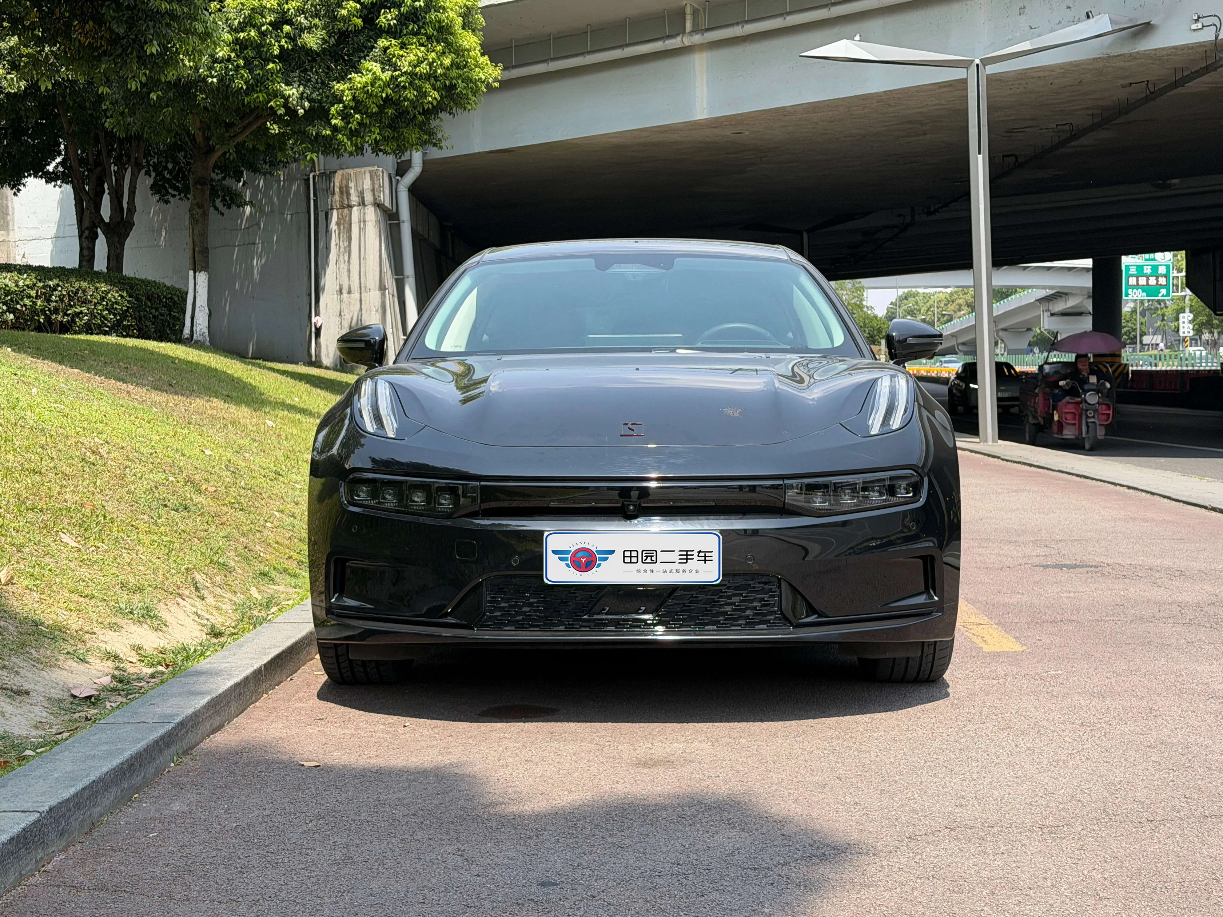ZEEKR 001