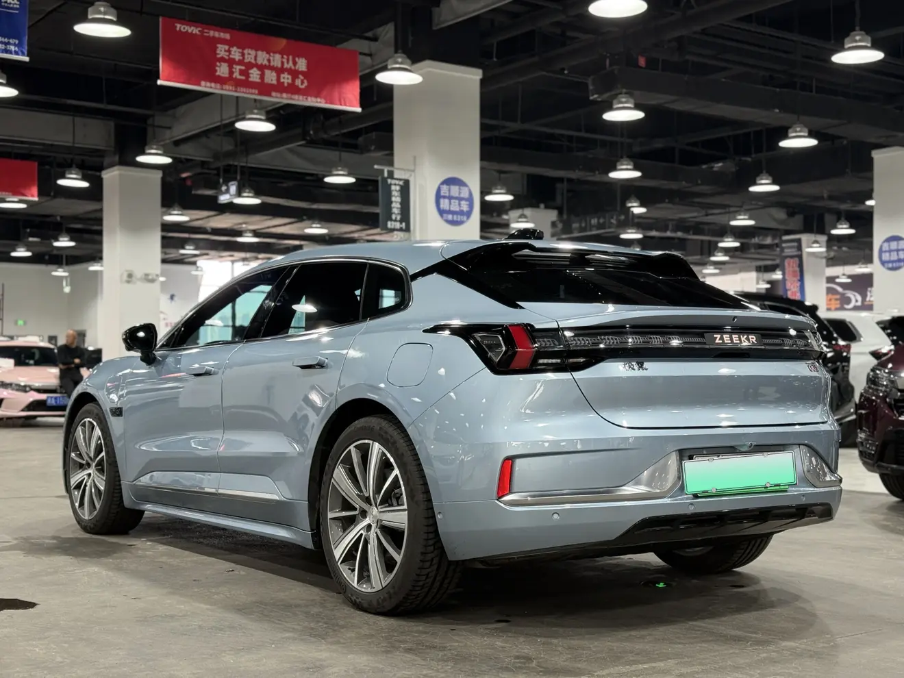 ZEEKR 001