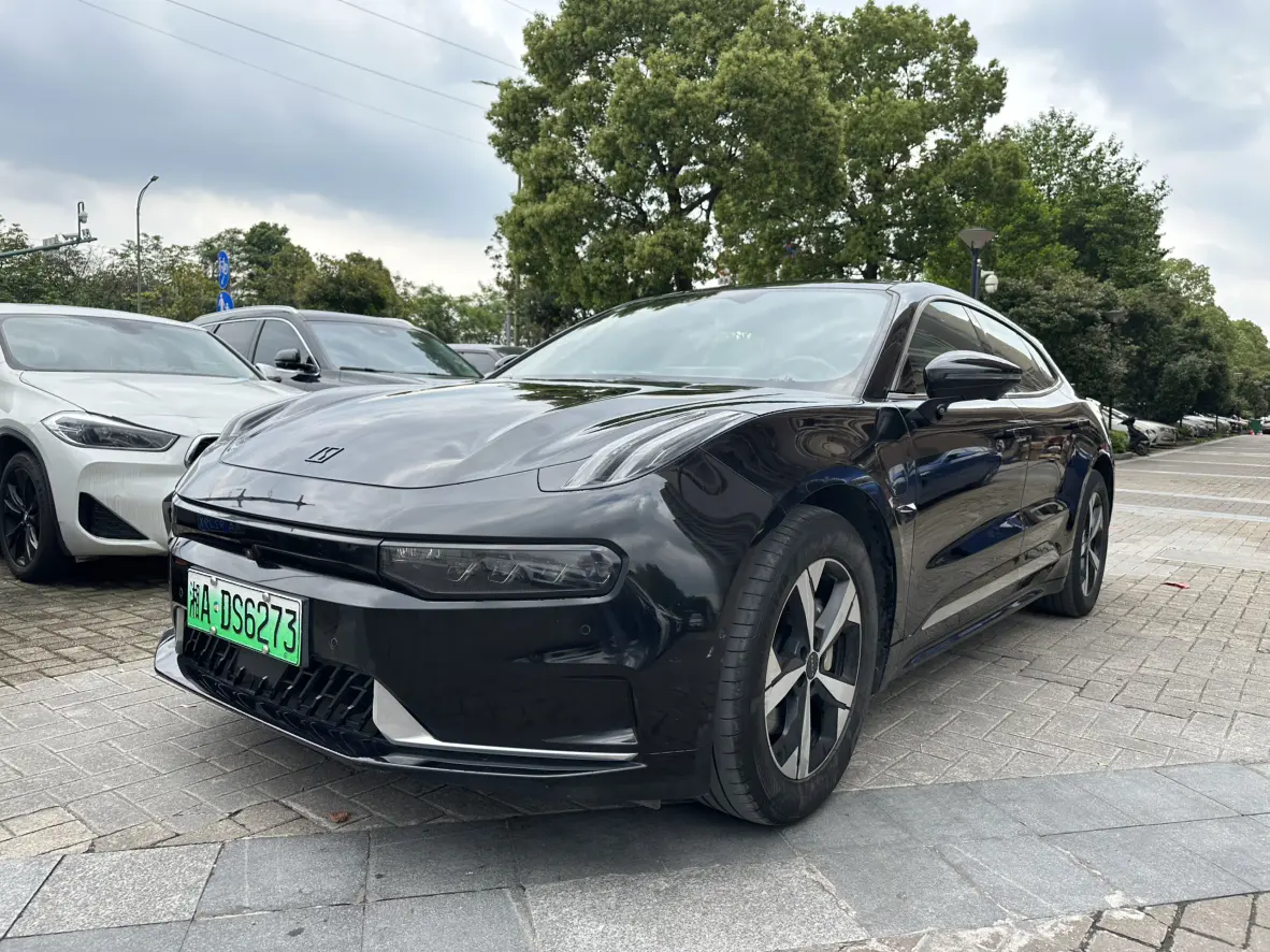 ZEEKR 001