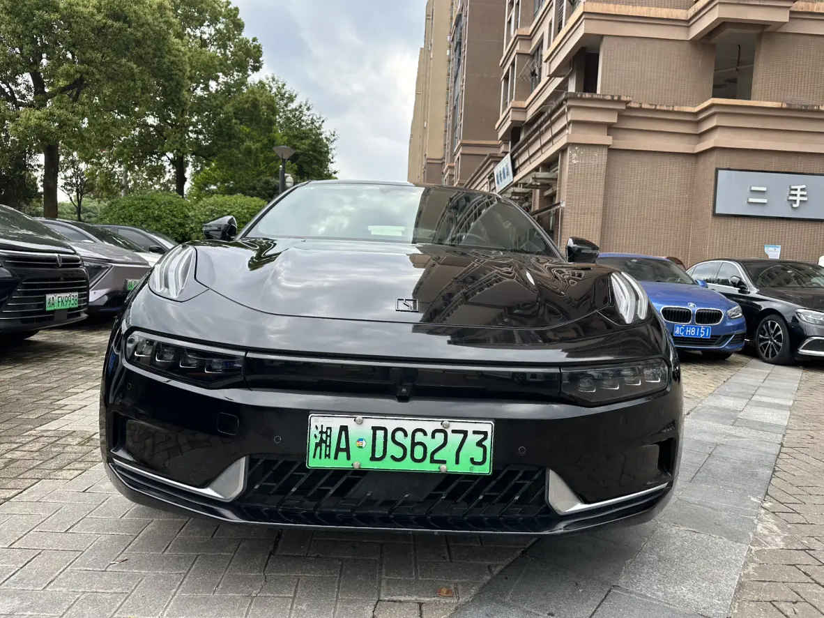 ZEEKR 001