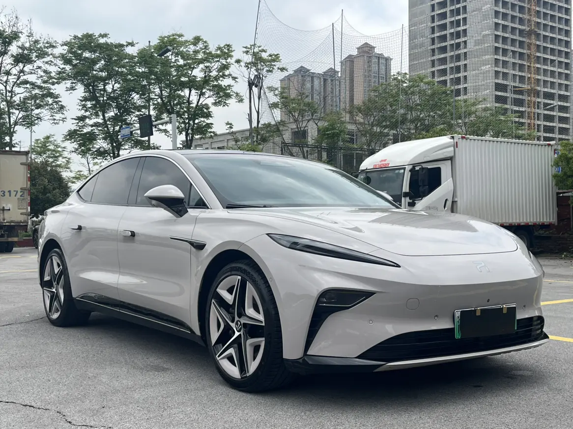Rising Auto Feifan F7