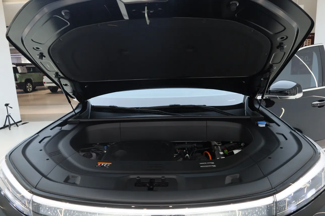 Geely Galaxy M9