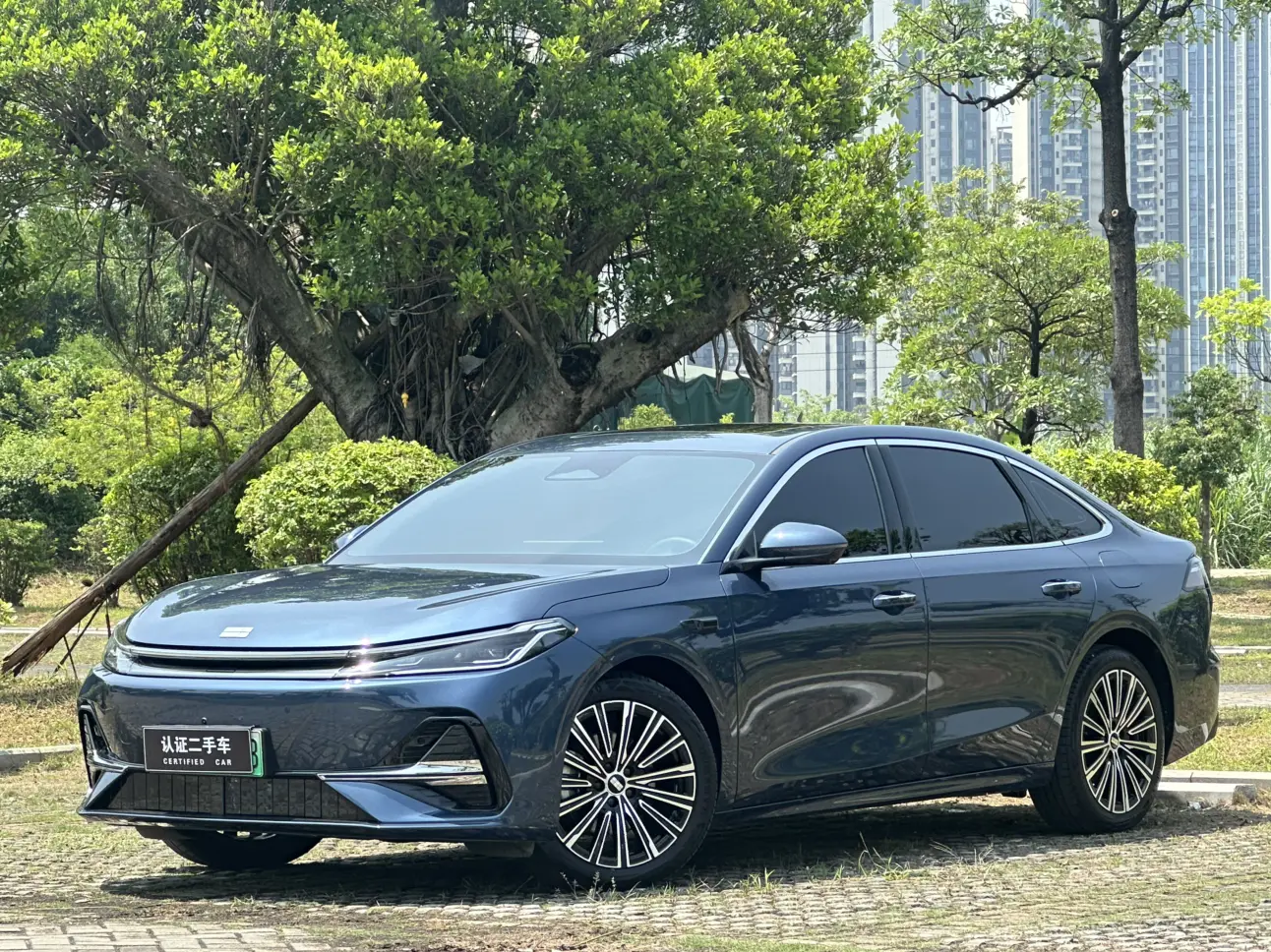 Geely Galaxy A7 EM