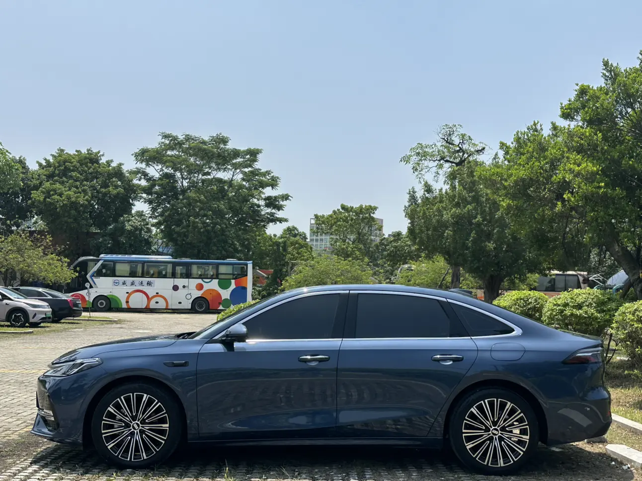 Geely Galaxy A7 EM