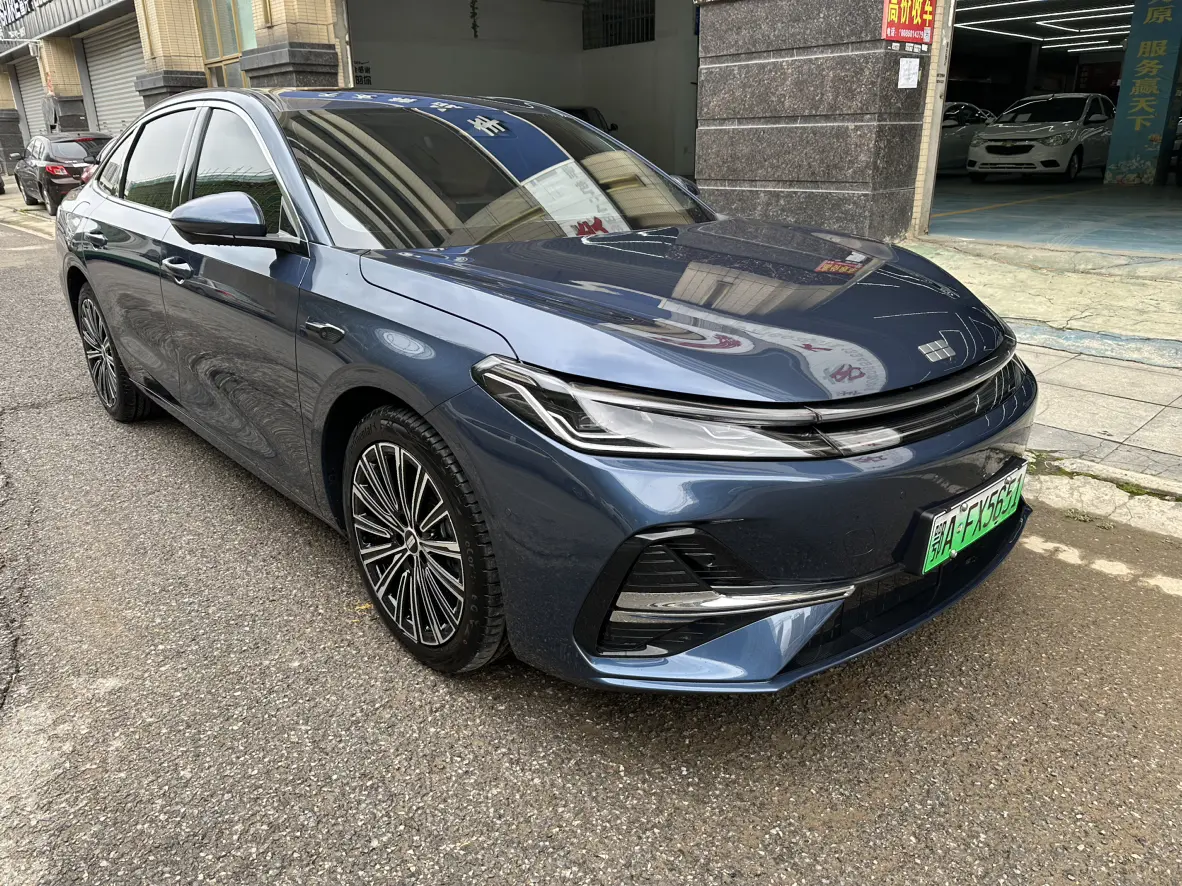 Geely Galaxy A7 EM