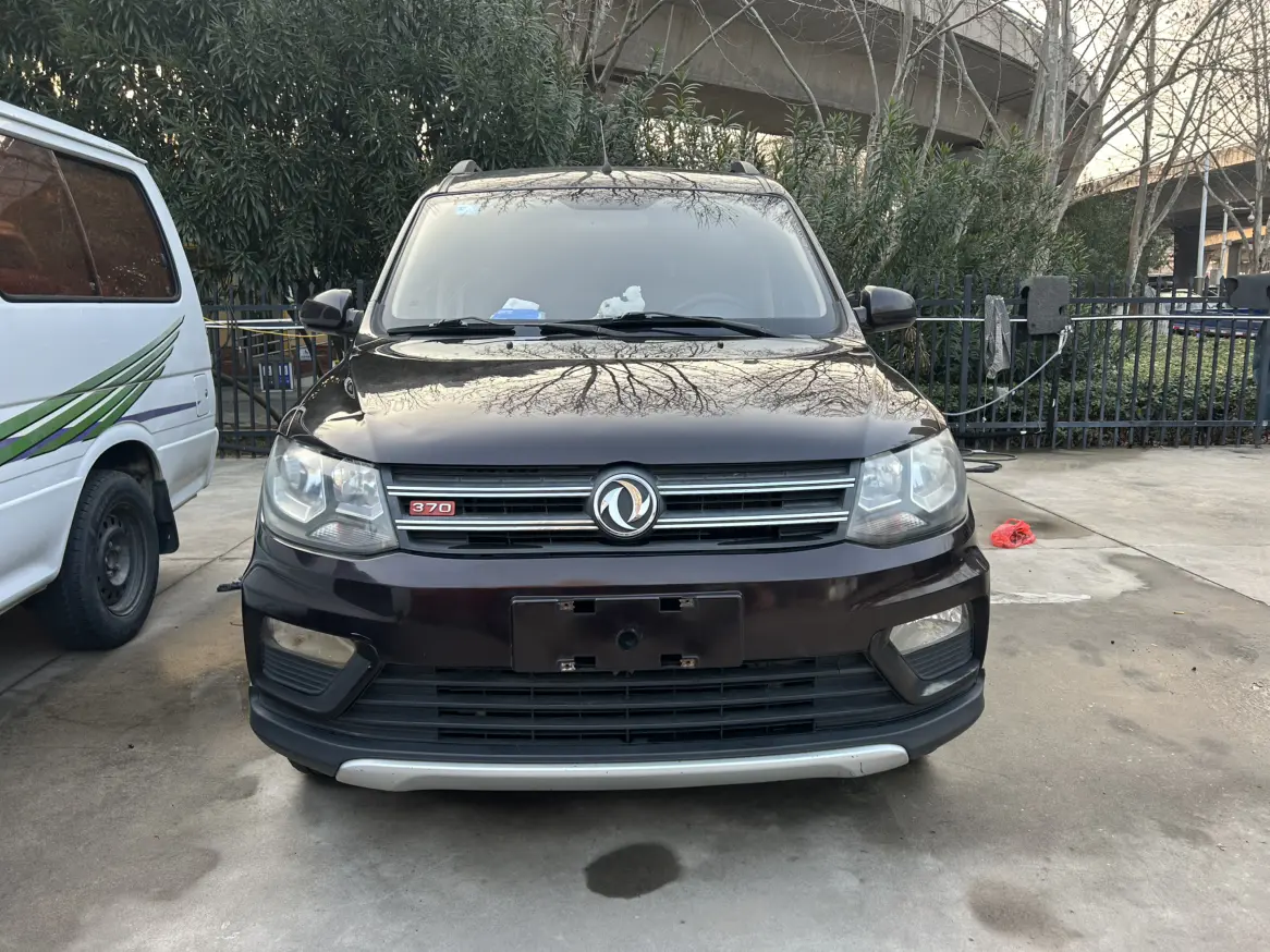 Dongfeng Fengon 370