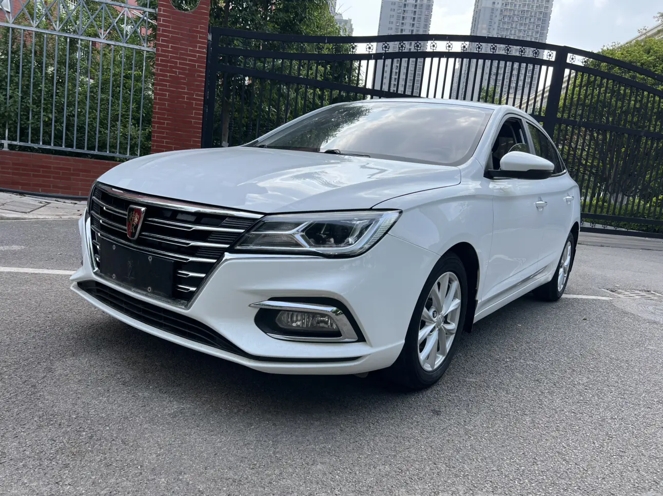 Roewe i5