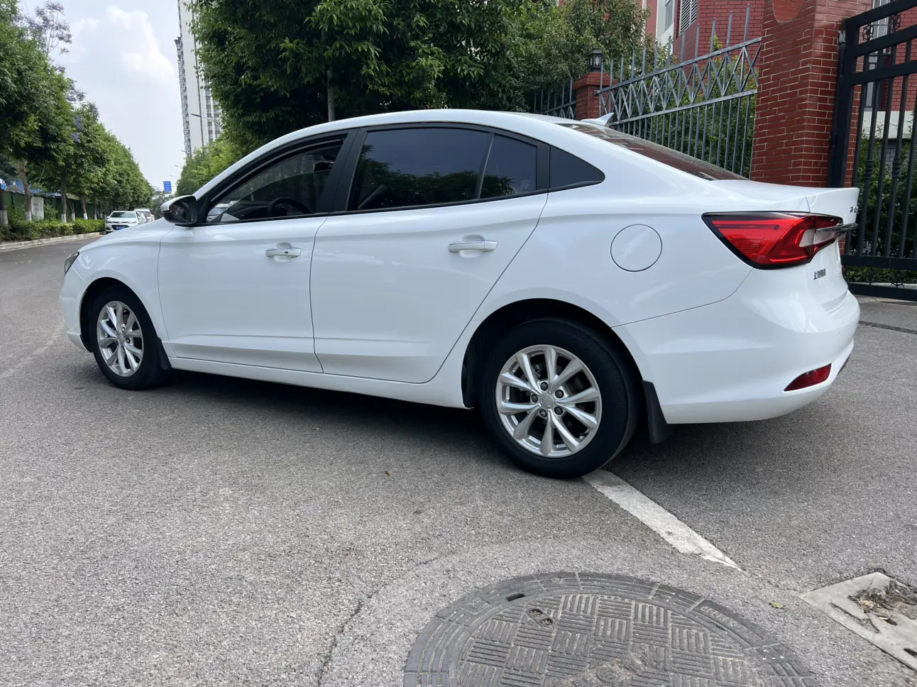 Roewe i5