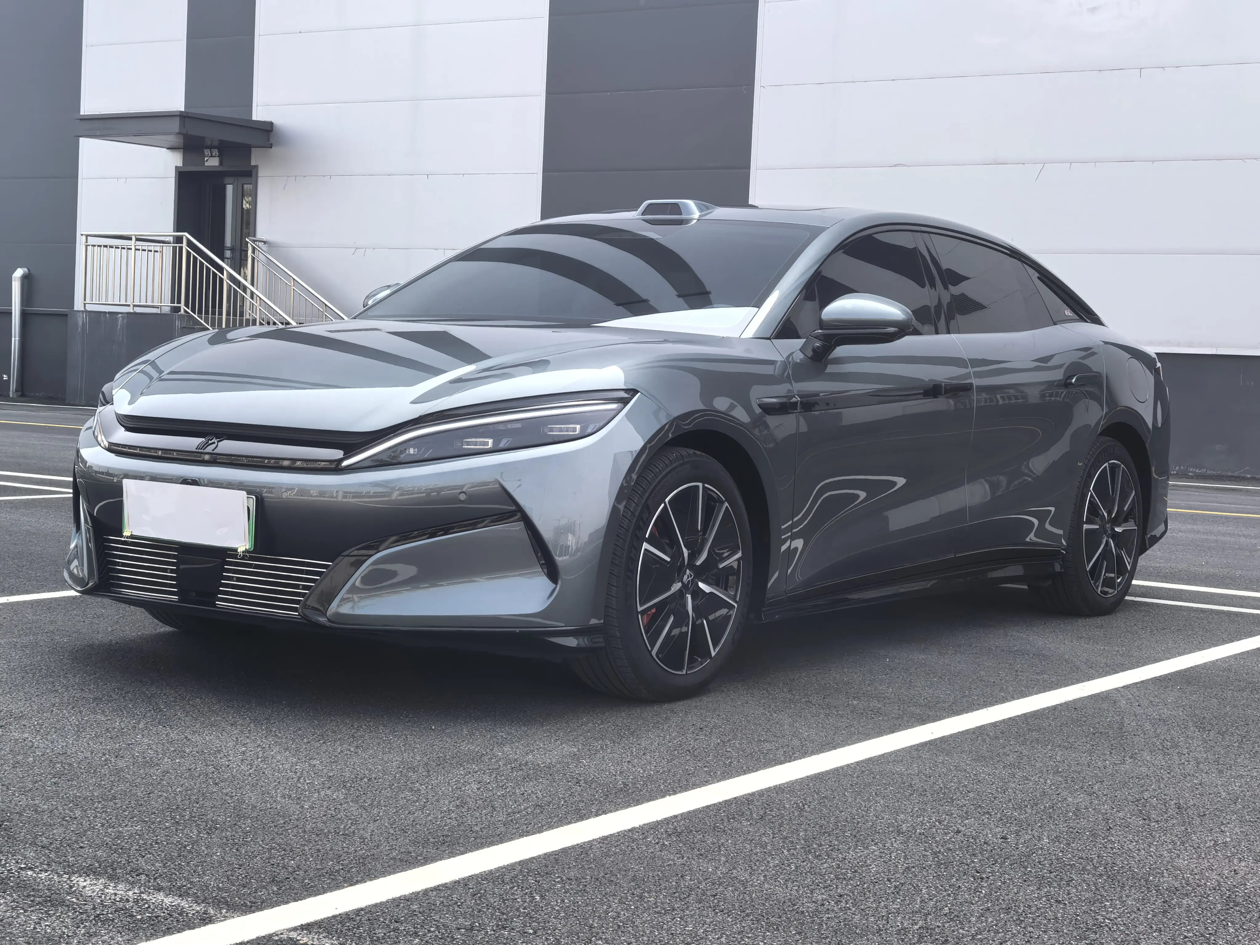 BYD Han L EV
