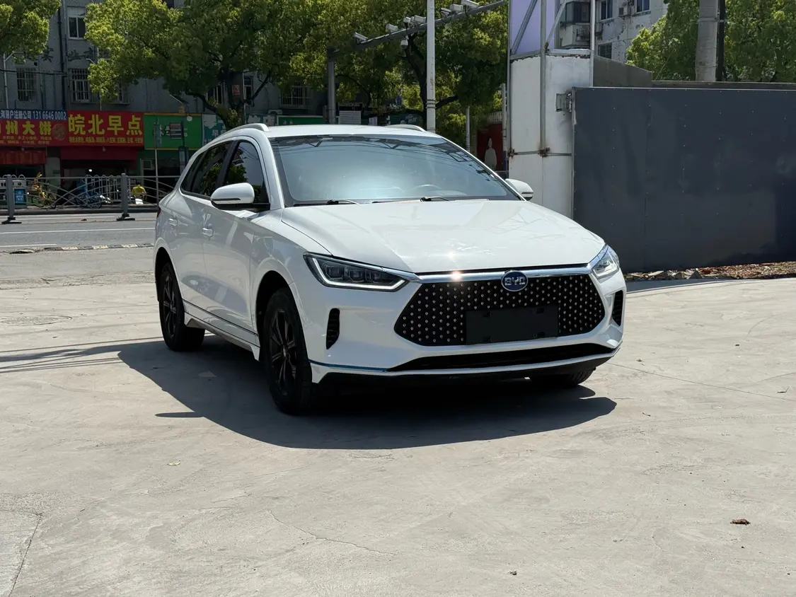 BYD e2