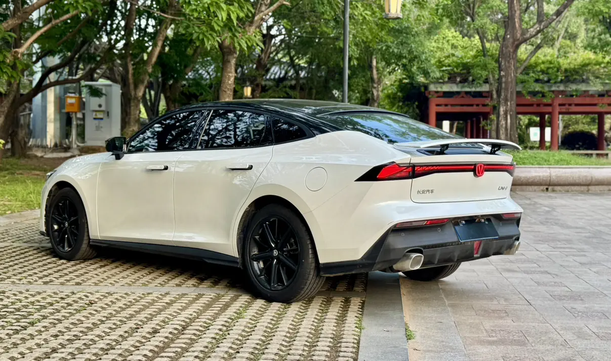 Changan UNI-V