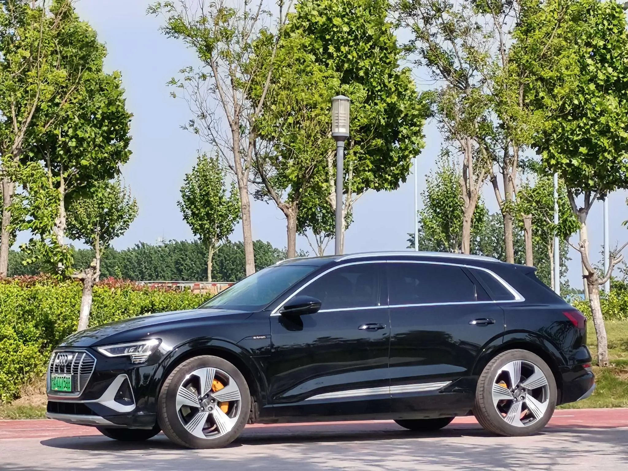 Audi e-tron