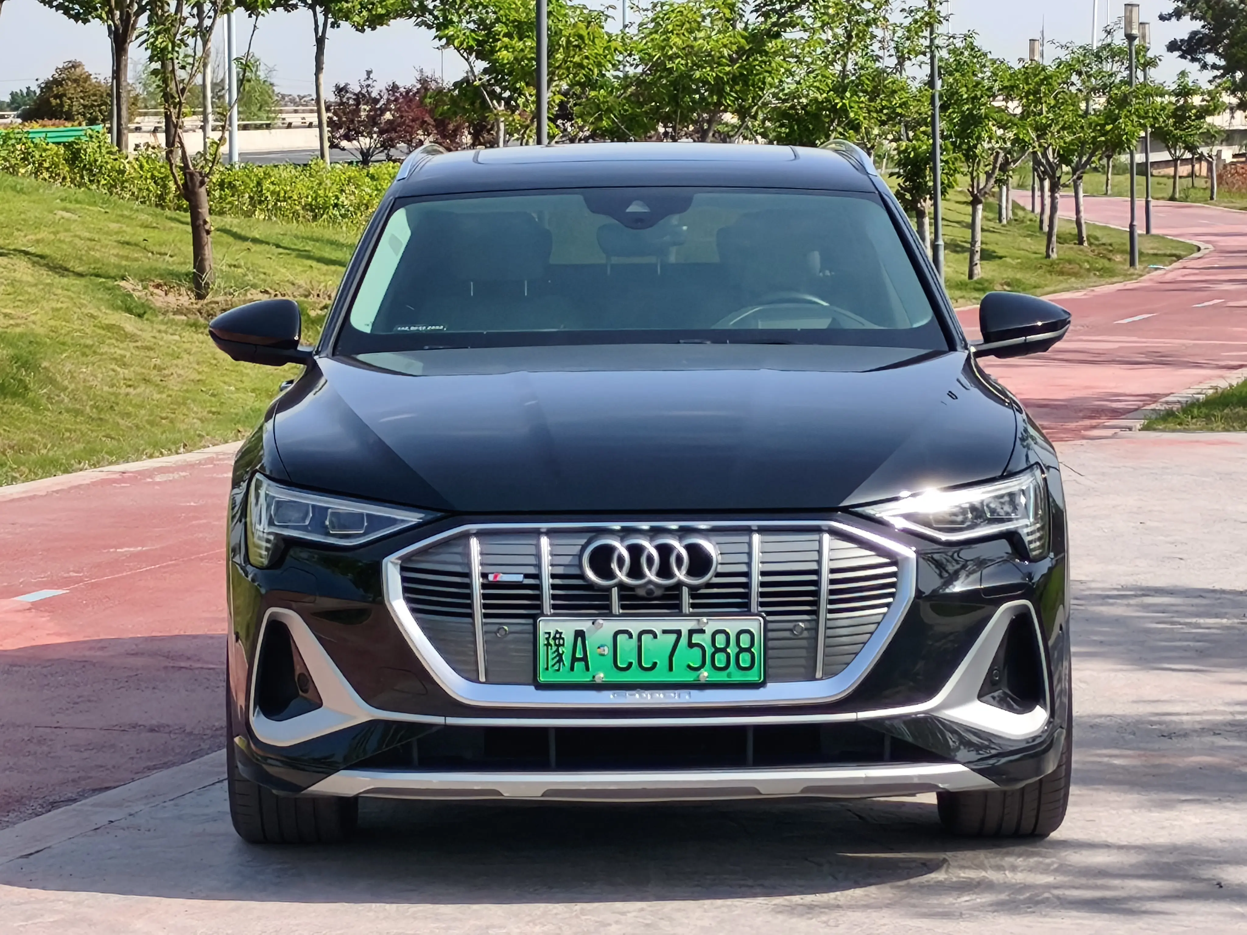 Audi e-tron