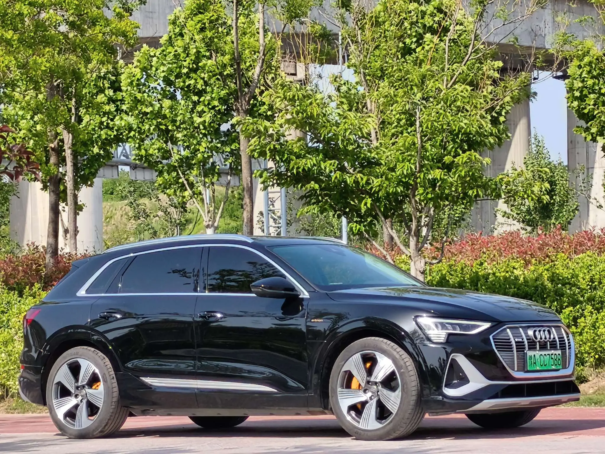 Audi e-tron
