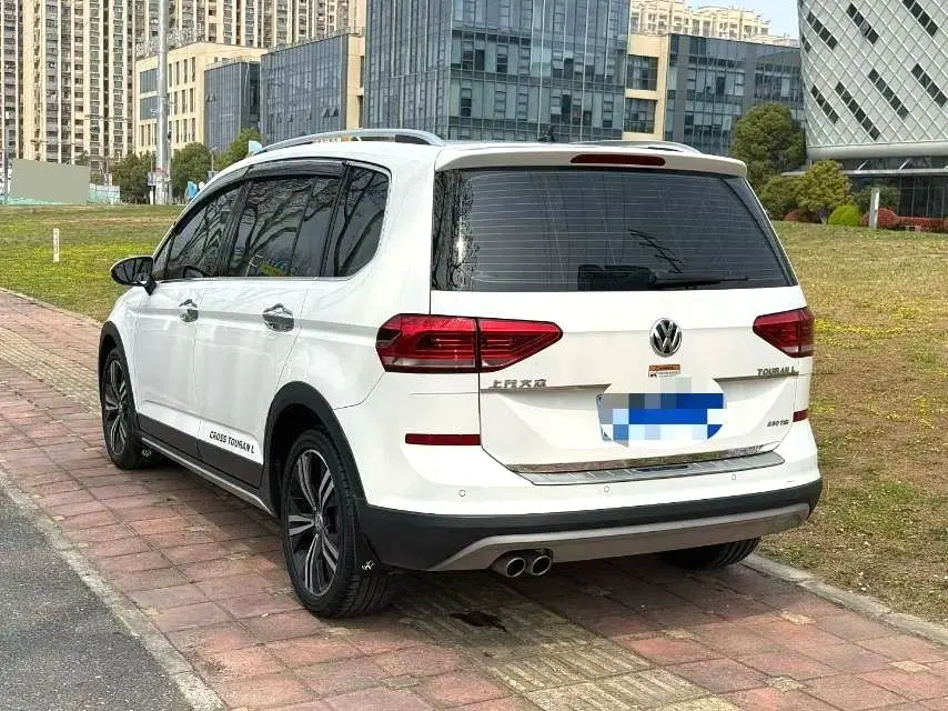 Volkswagen Touran L