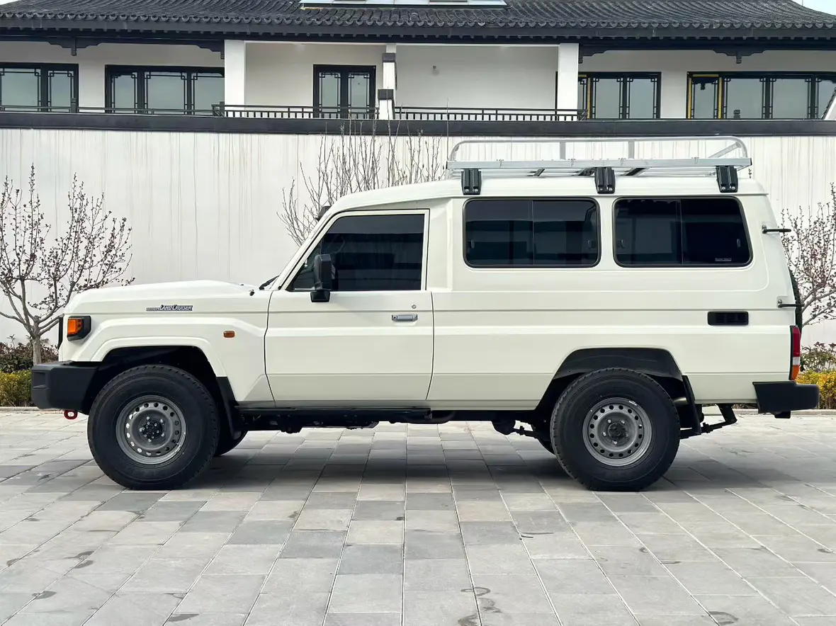 Toyota Land Cruiser 70 Series