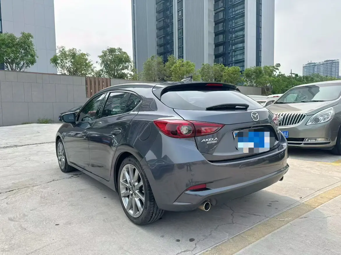 Mazda Axela
