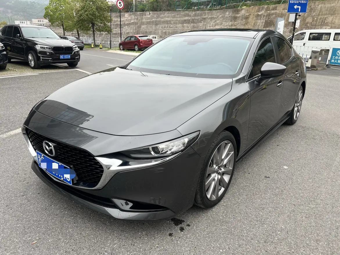 Mazda Axela