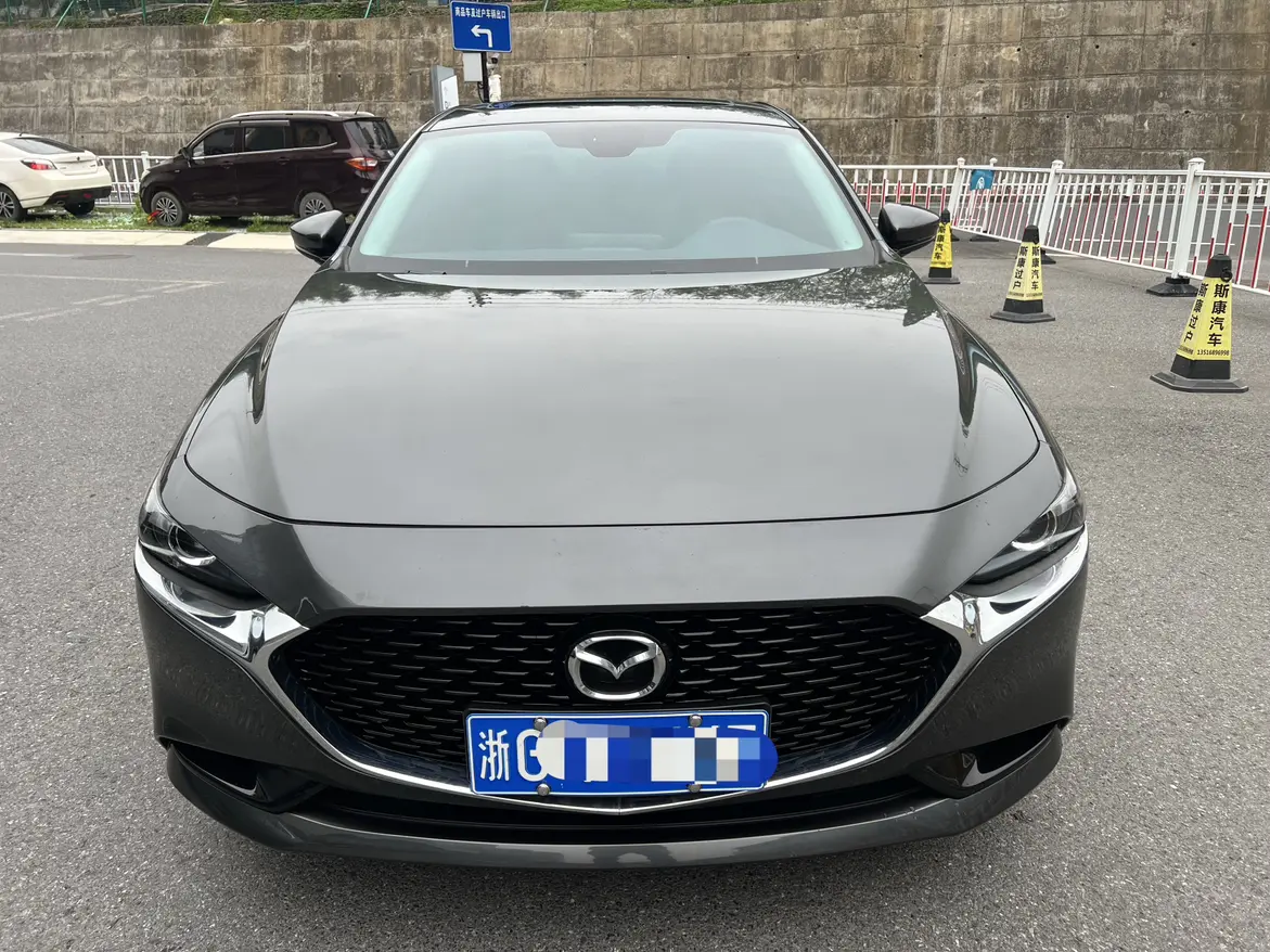 Mazda Axela