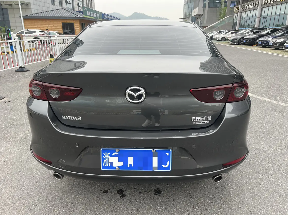 Mazda Axela