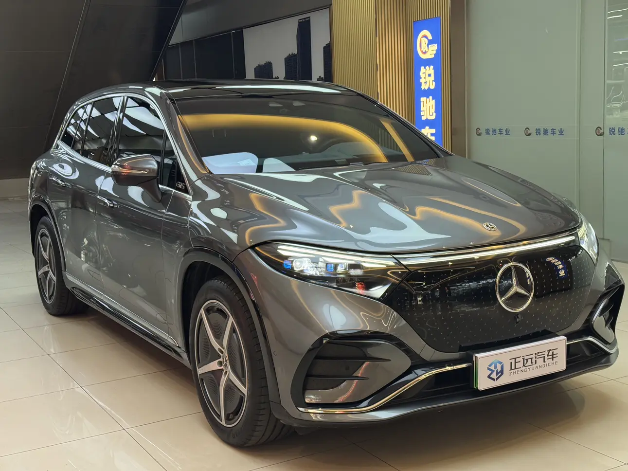Mercedes-Benz EQS SUV