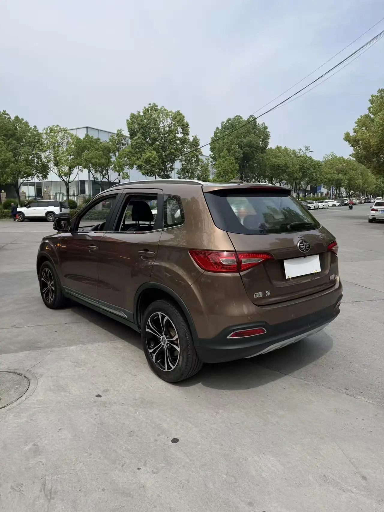 FAW Senya R7