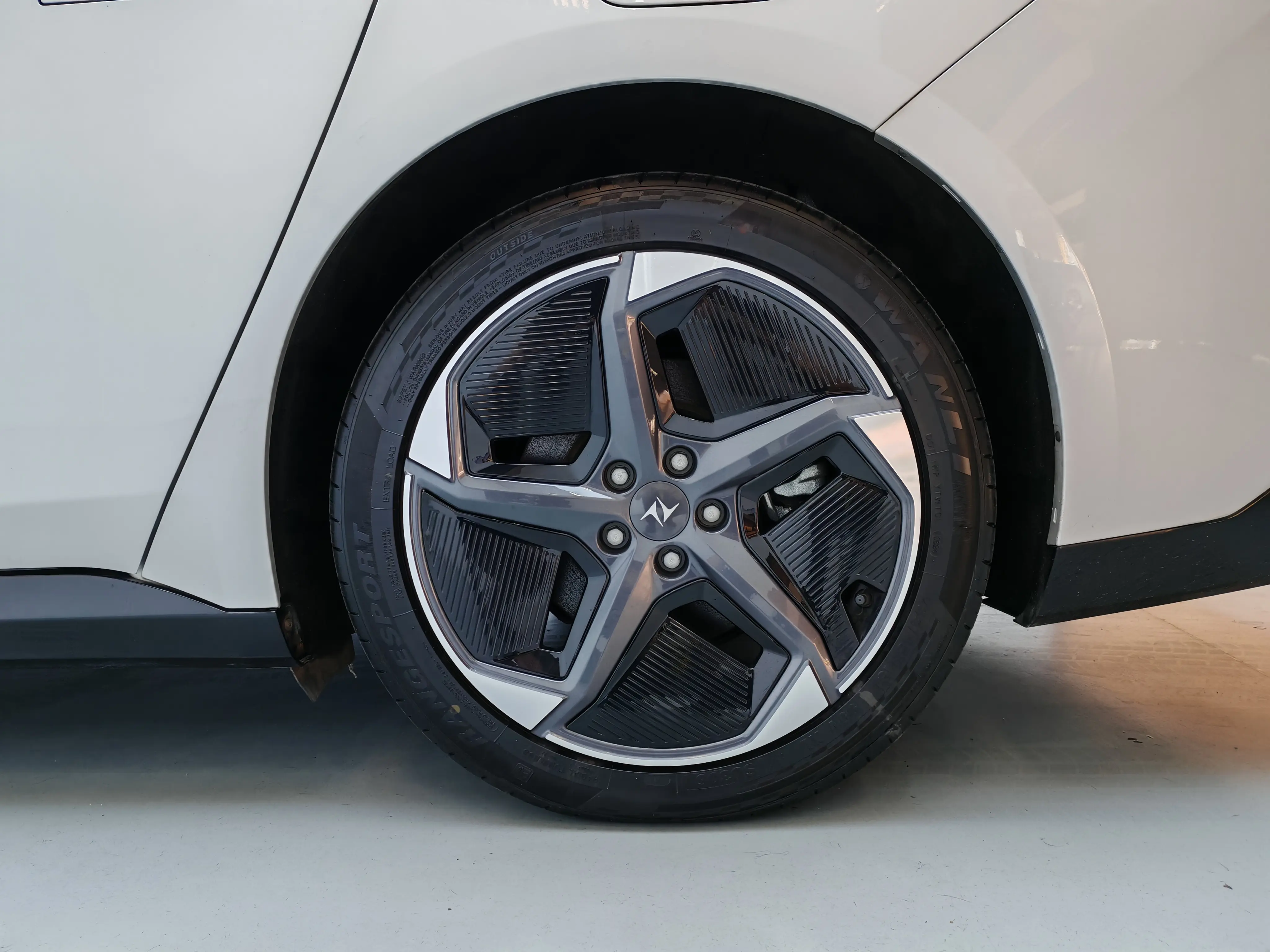 Dongfeng Yipai 007