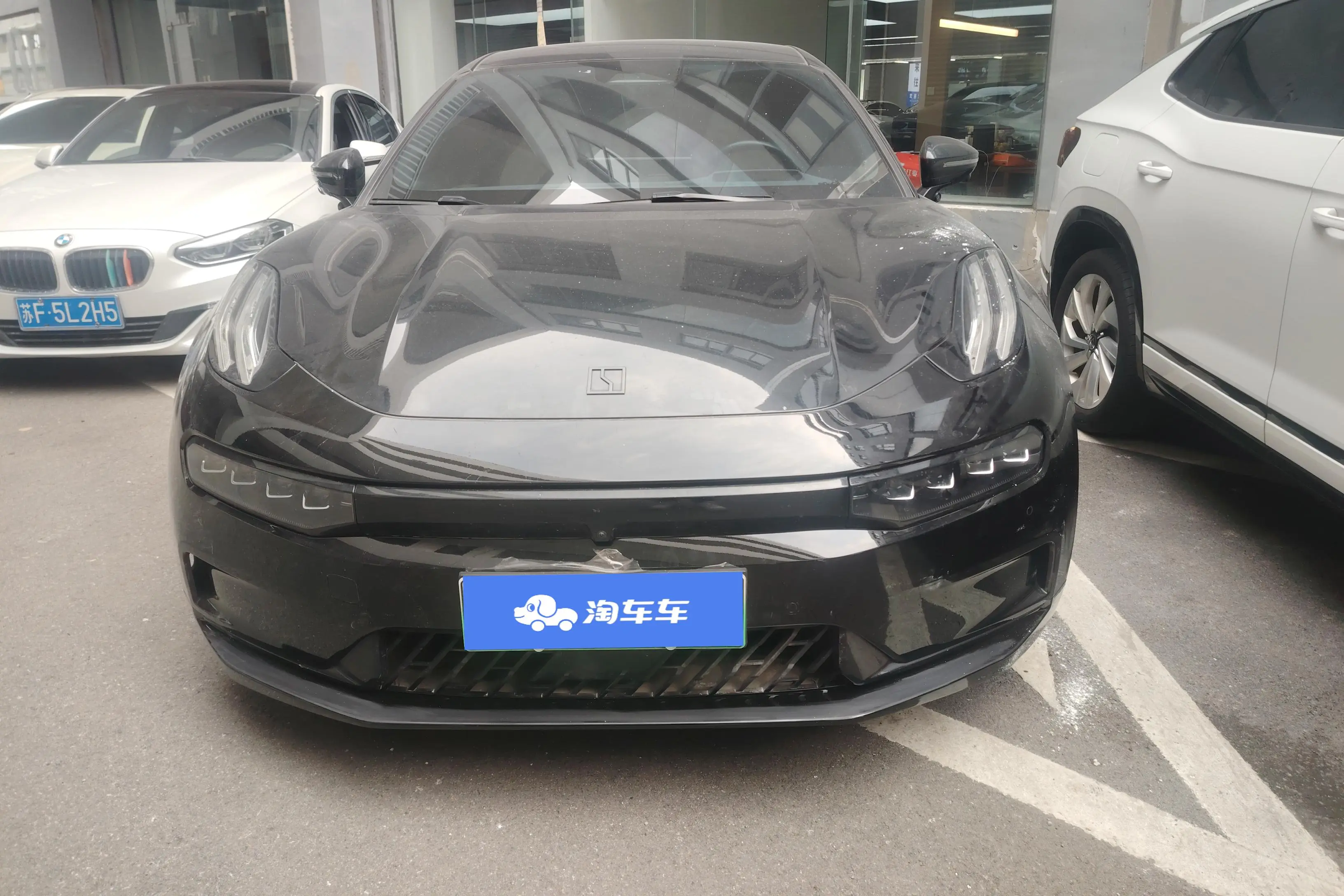 ZEEKR 001
