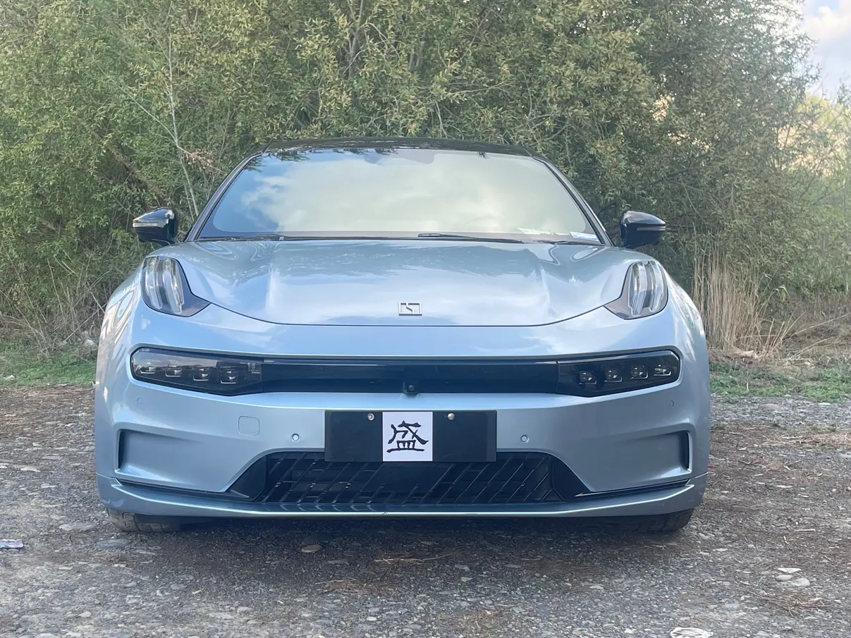 ZEEKR 001