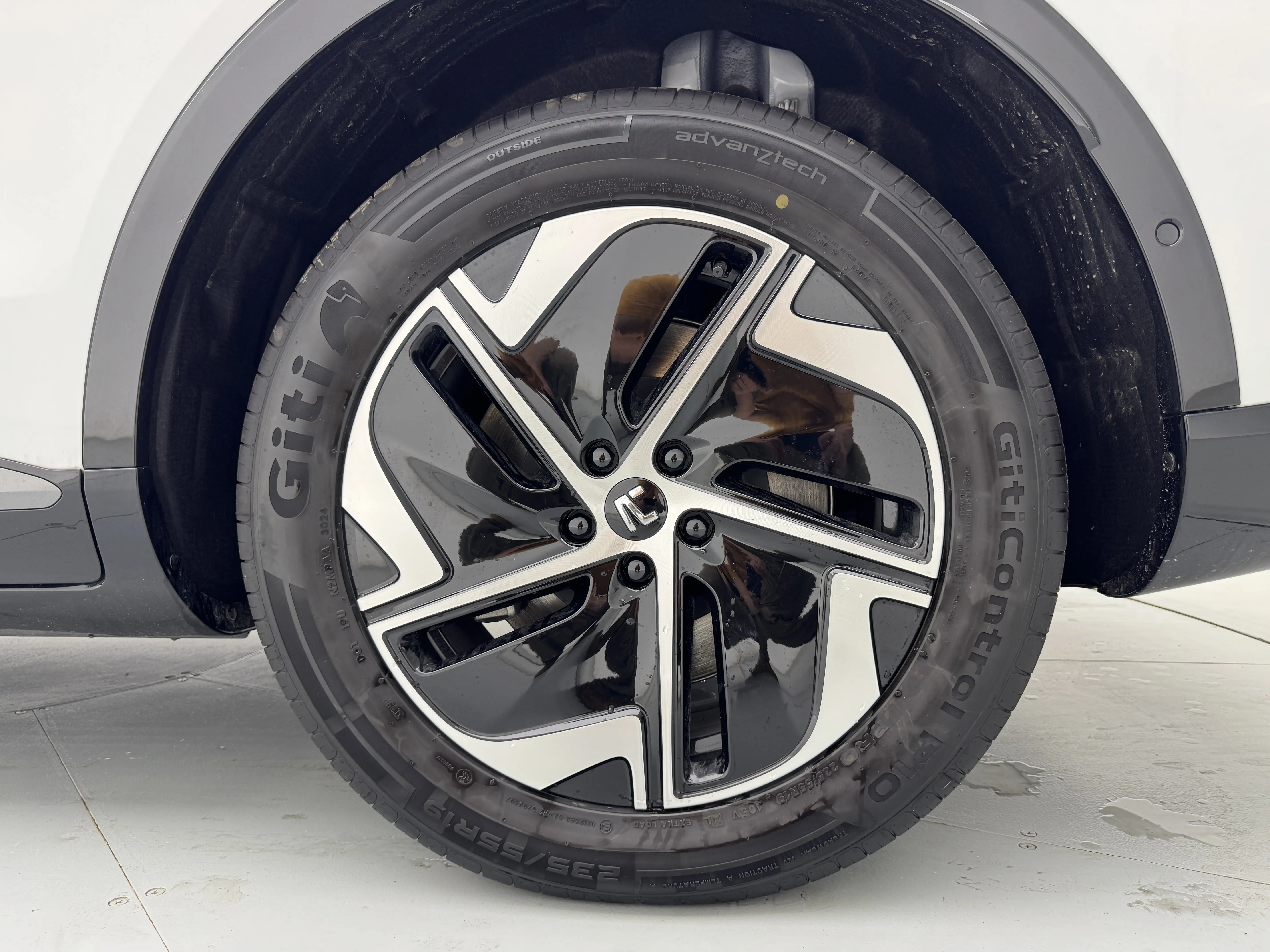 Rising Auto Feifan R7