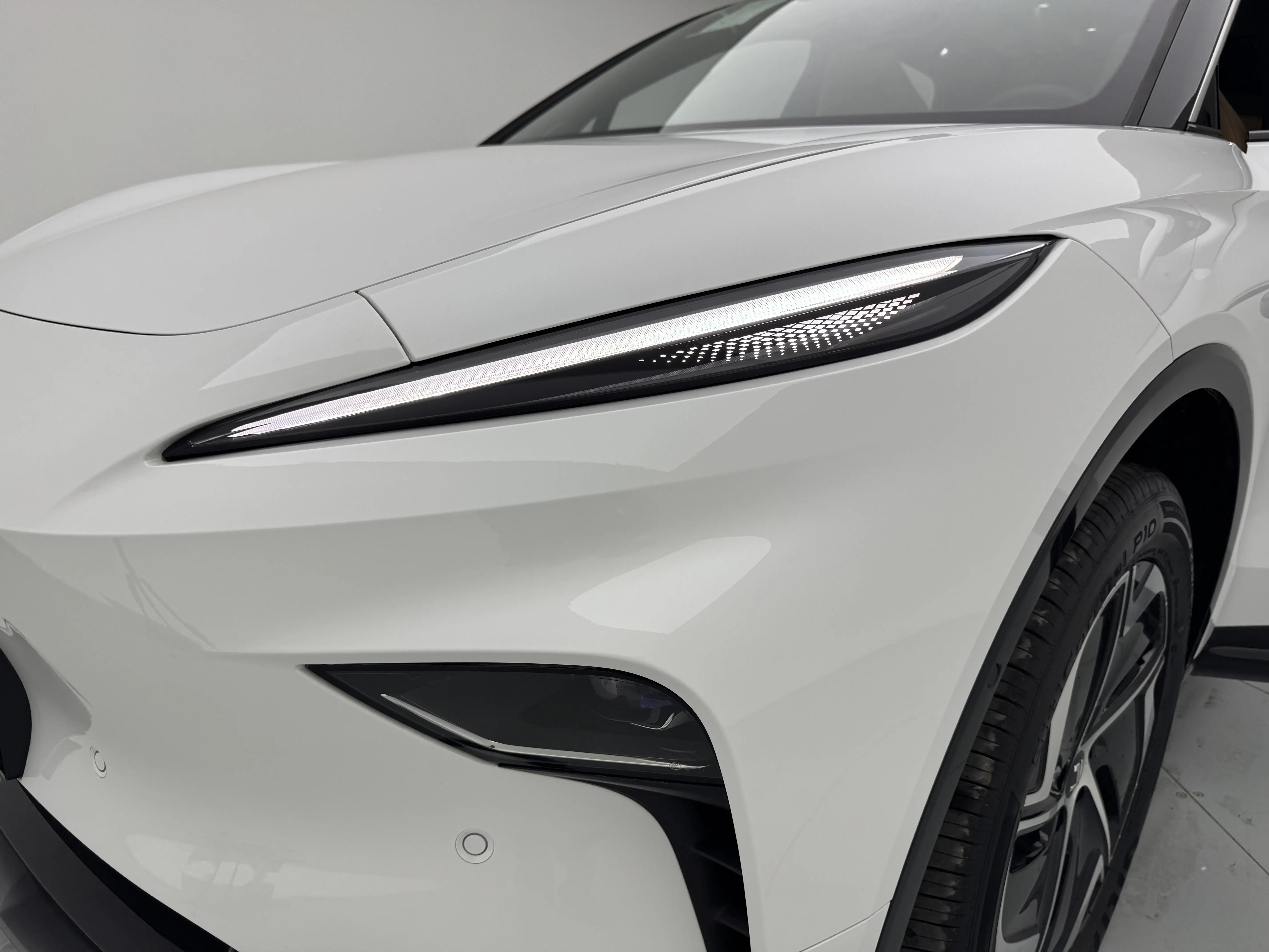 Rising Auto Feifan R7
