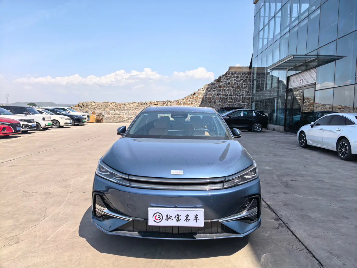 Geely Galaxy A7 EM