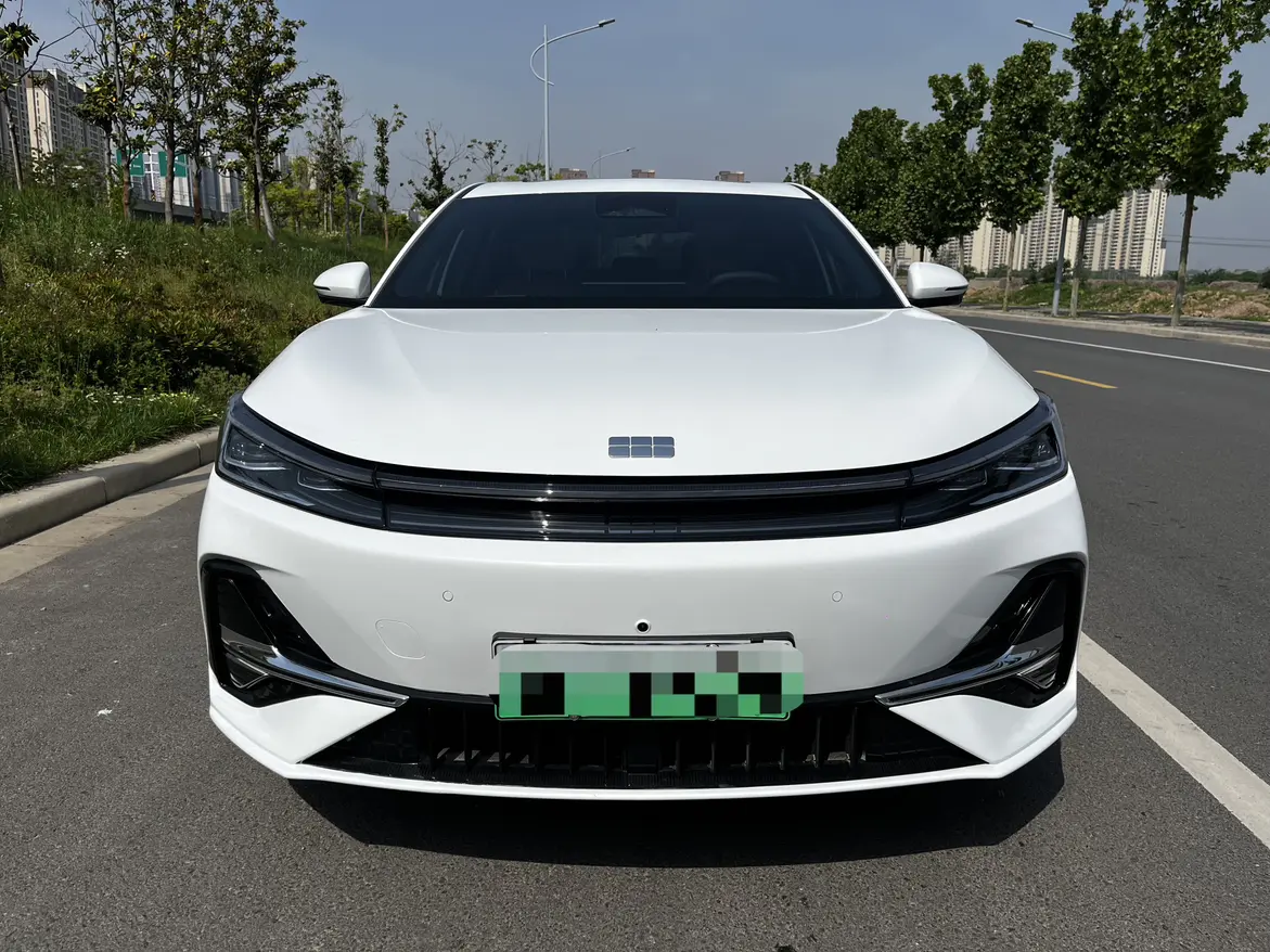 Geely Galaxy A7 EM