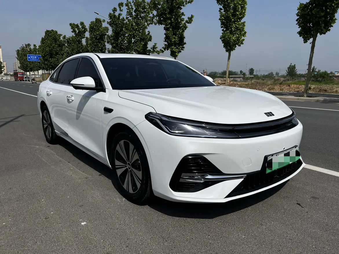 Geely Galaxy A7 EM