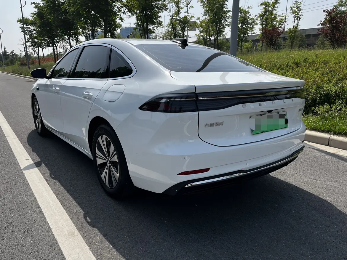 Geely Galaxy A7 EM