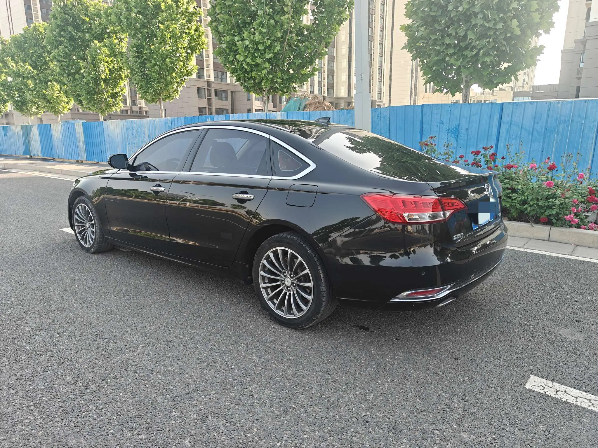 Zotye Z700
