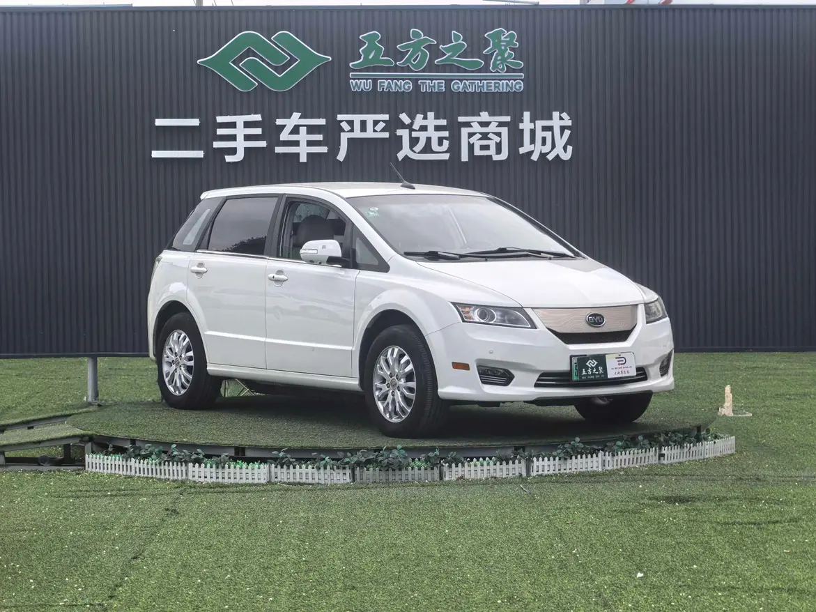 BYD e6